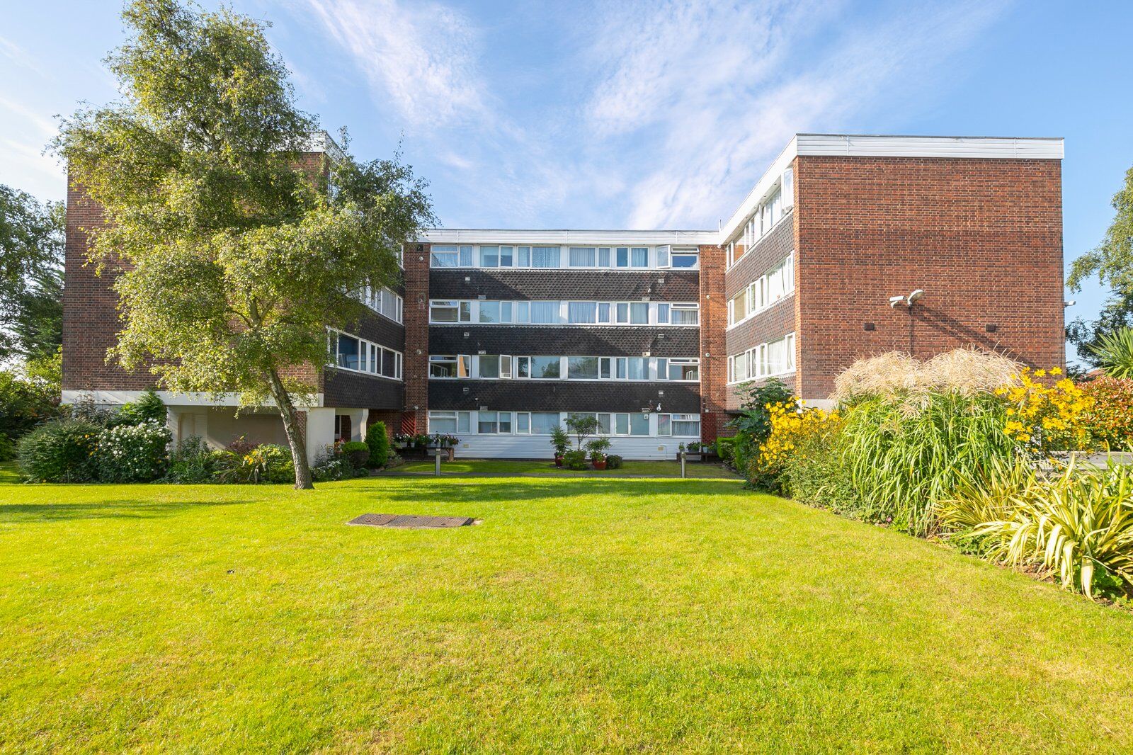 2 bedroom  flat for sale The Ridings, Romford Road, IG7, main image