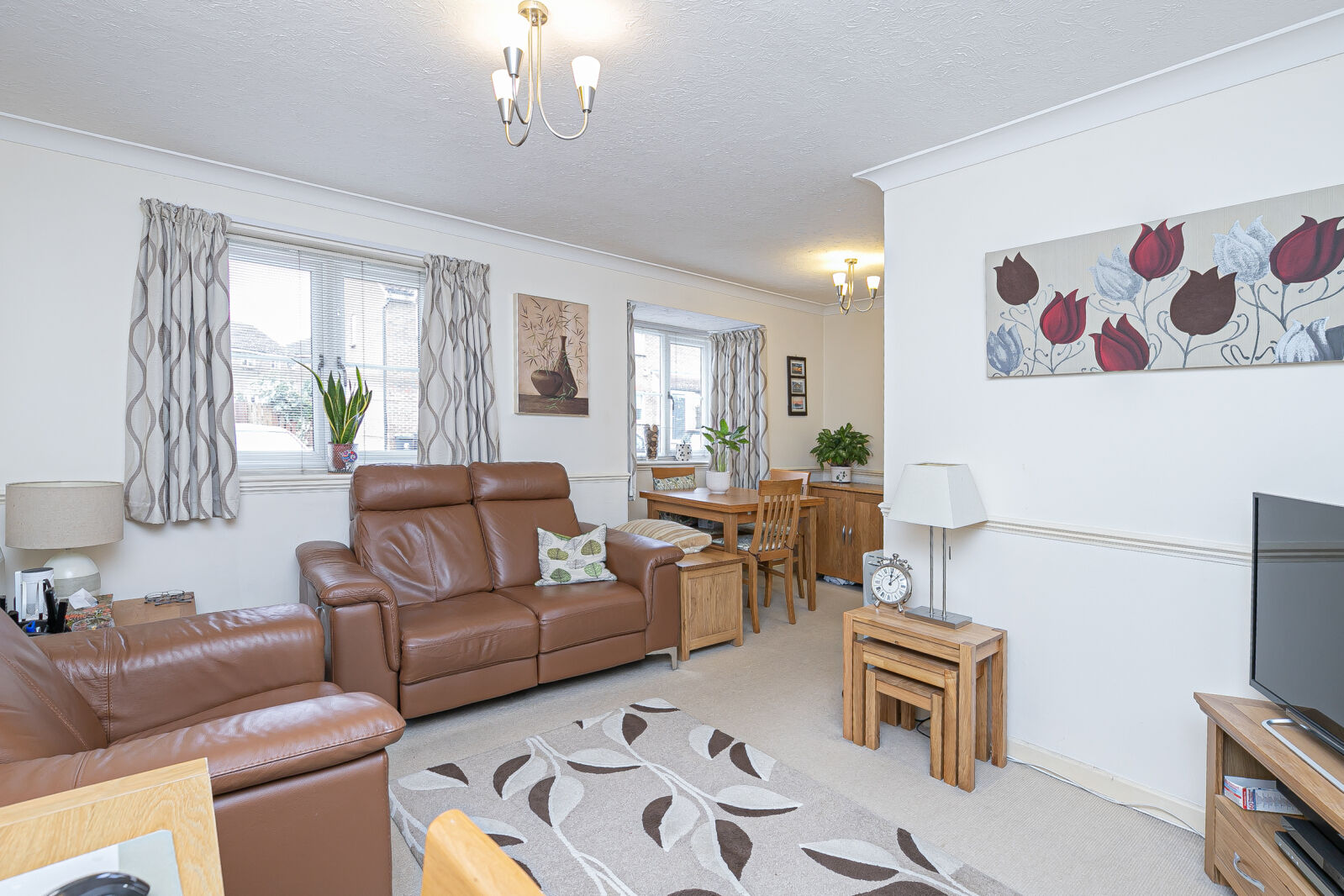 2 bedroom  flat for sale Bryony Close, Loughton, IG10, main image