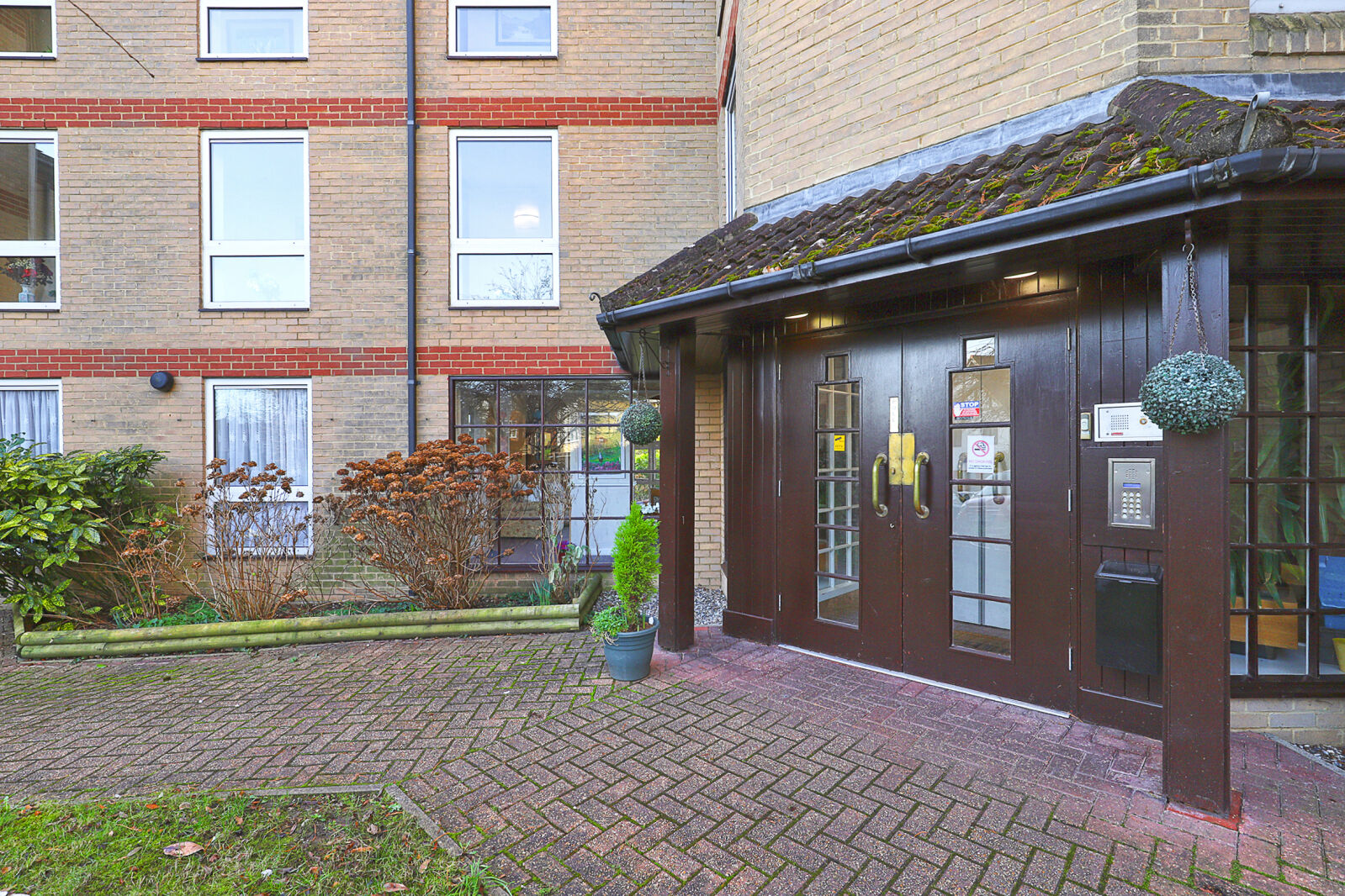 1 bedroom  flat for sale High Road, Loughton, IG10, main image