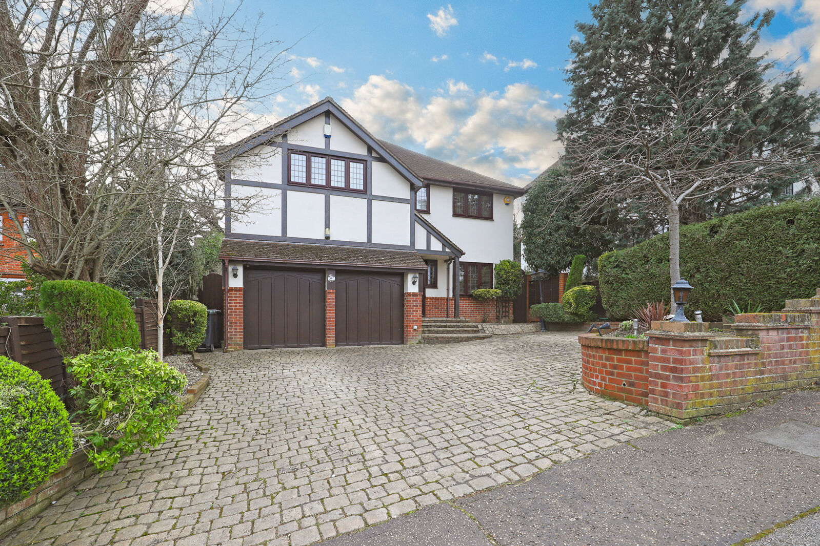 5 bedroom detached house for sale Ollards Grove, Loughton, IG10, main image