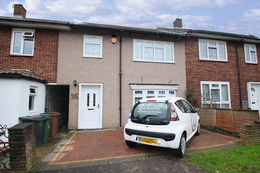 3 bedroom mid terraced house to rent, Available from 06/06/2024