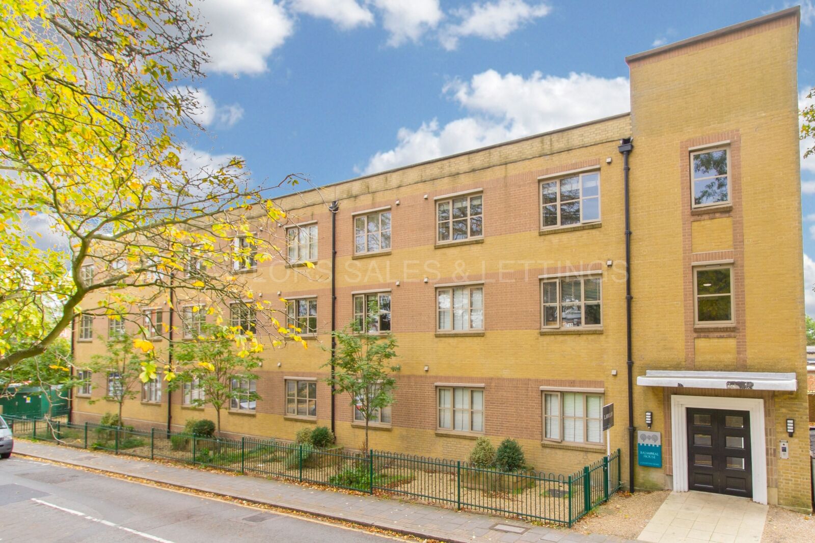 1 bedroom  flat to rent, Available from 22/05/5024 Balmoral House, 2 Charteris Road, IG8, main image