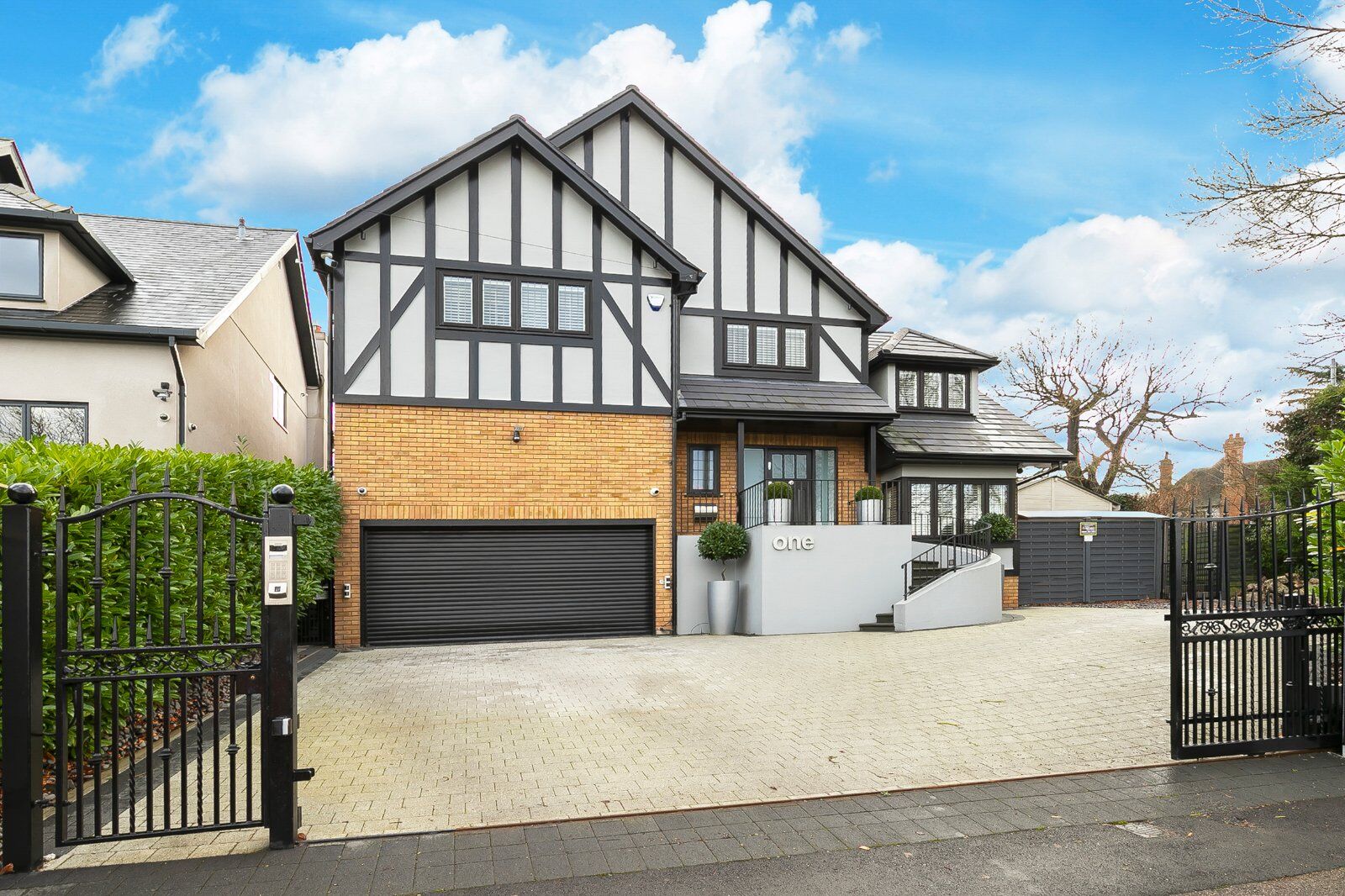 5 bedroom detached house for sale Eleven Acre Rise, Loughton, IG10, main image