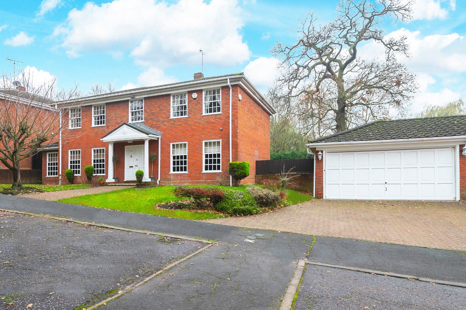 4 bedroom detached house for sale Audleigh Place, Chigwell, IG7, main image