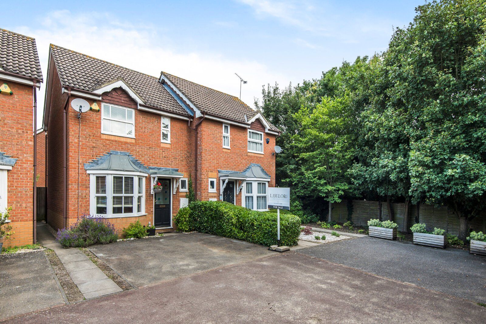 2 bedroom end terraced house for sale Howard Close, Loughton, IG10, main image